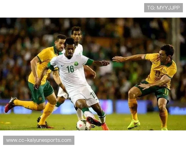 球场内外的双重人生：揭秘球星抽烟与足球职业生涯的微妙关系